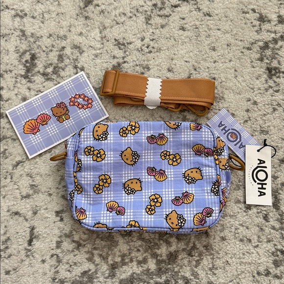Aloha Collection Hello Kitty Palaka Le Tour Crossbody Bag NWT - Picture 2 of 6